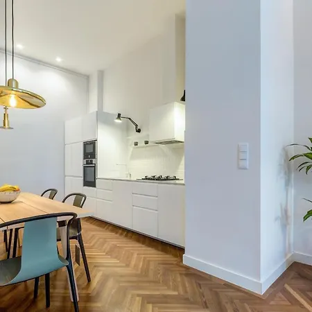 Basilica Apartment *